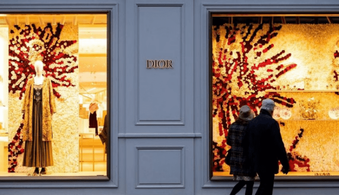 Dior store